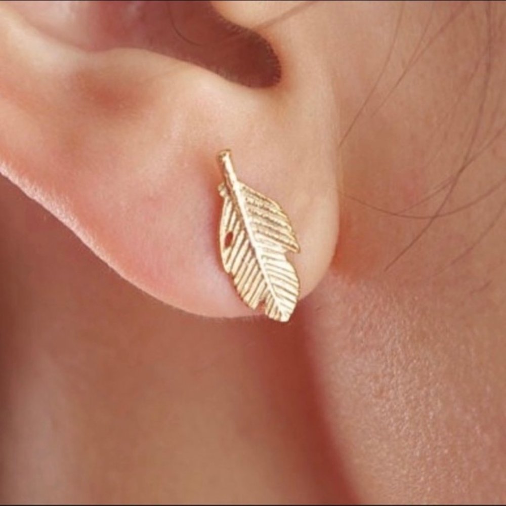 NWOT Gold Leaf Feather Studs - Picture 2 of 11